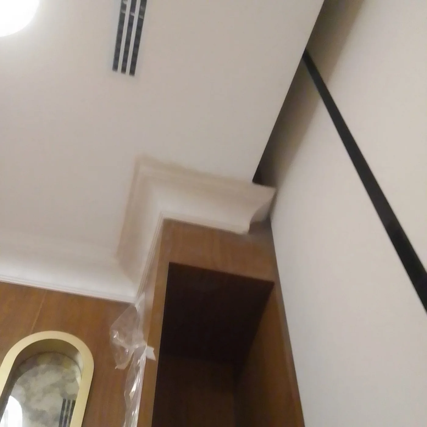 تفاصيل سقف وفتحة تكييف